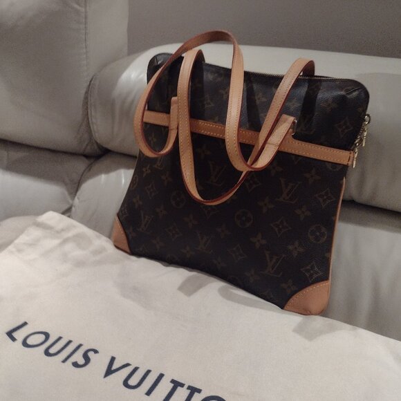 💯% authentic RARE PERFECT Louis Vuitton Coussin shoulder bag 🌹🌹 - Picture 15 of 16